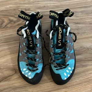 Like new climbing shoes - Tarantulace women’s turquoise
